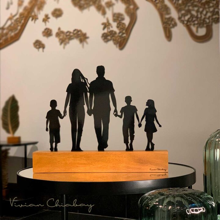 Troféu Silhueta Família Casal, Dois Filhos e Filha Pequenos